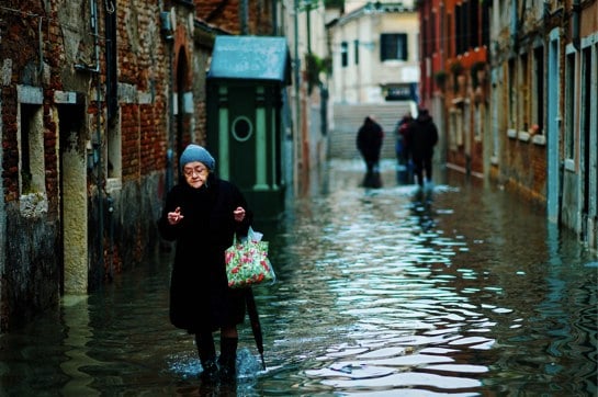 Old woman in Venice