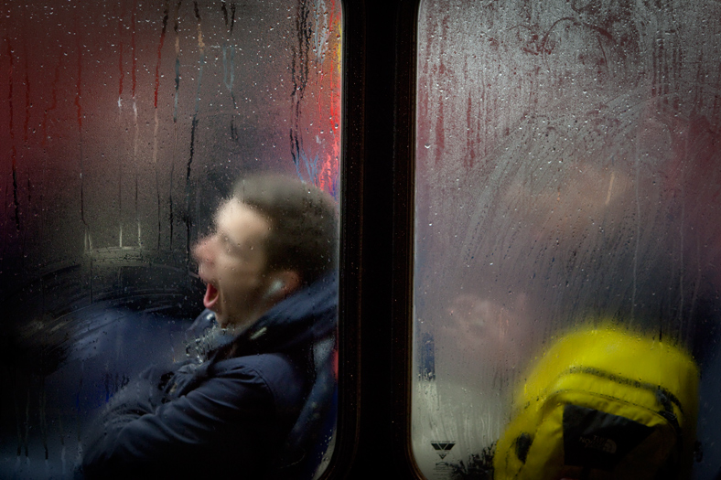 Nick Turpin Photographie Les Moments Intimes Des Banlieusards Londoniens