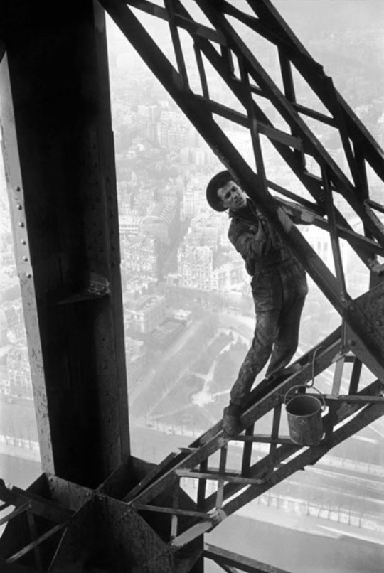 Zazou, le peintre de la tour eiffel, 1953 - © Marc Riboud / Magnum Photos