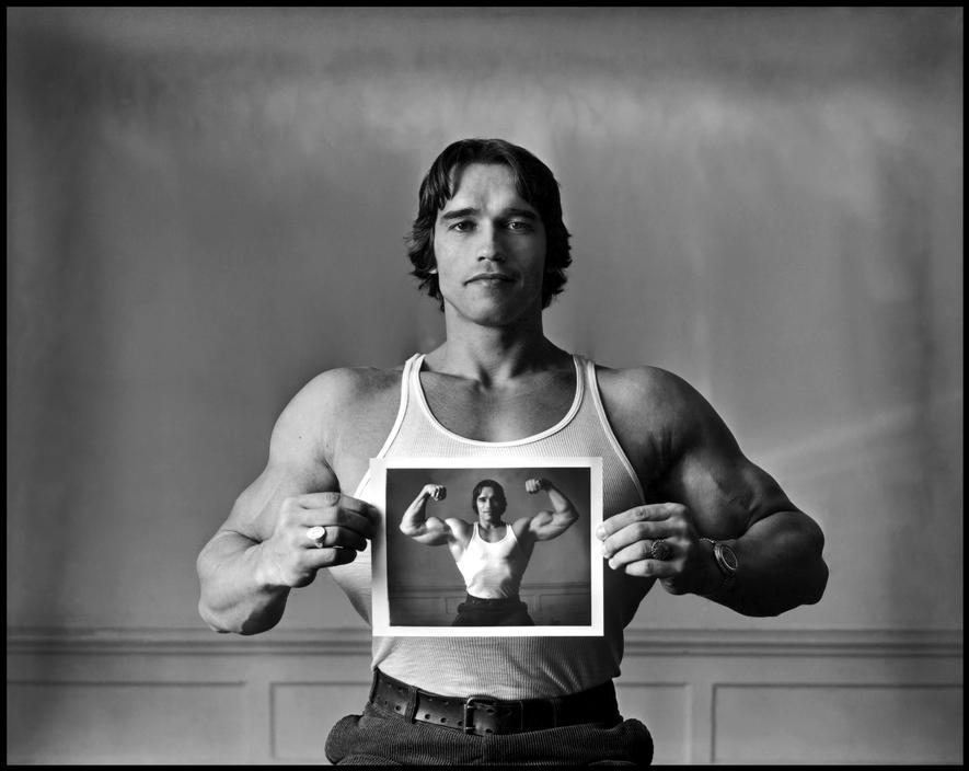 Arnold Schwarzenegger photographé par Elliott Erwitt