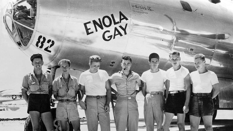 L'équipage du bombardier B-29 Enola Gay après le largage de la bombe atomique sur Hiroshima - © Rue des Archives/Suddeutsche Zeitung