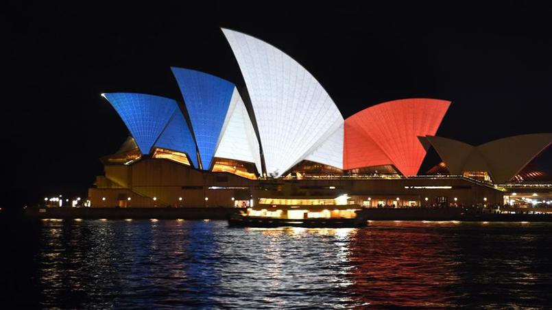 L'Opéra de Sydney aux couleurs du drapeau français - © AFP / William West