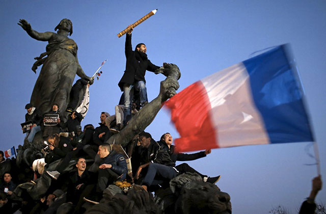 Place de la Nation, pendant la manifestation du 11 janvier, après les attentats de Paris. Crédits: Stéphane Mahé/Reuters