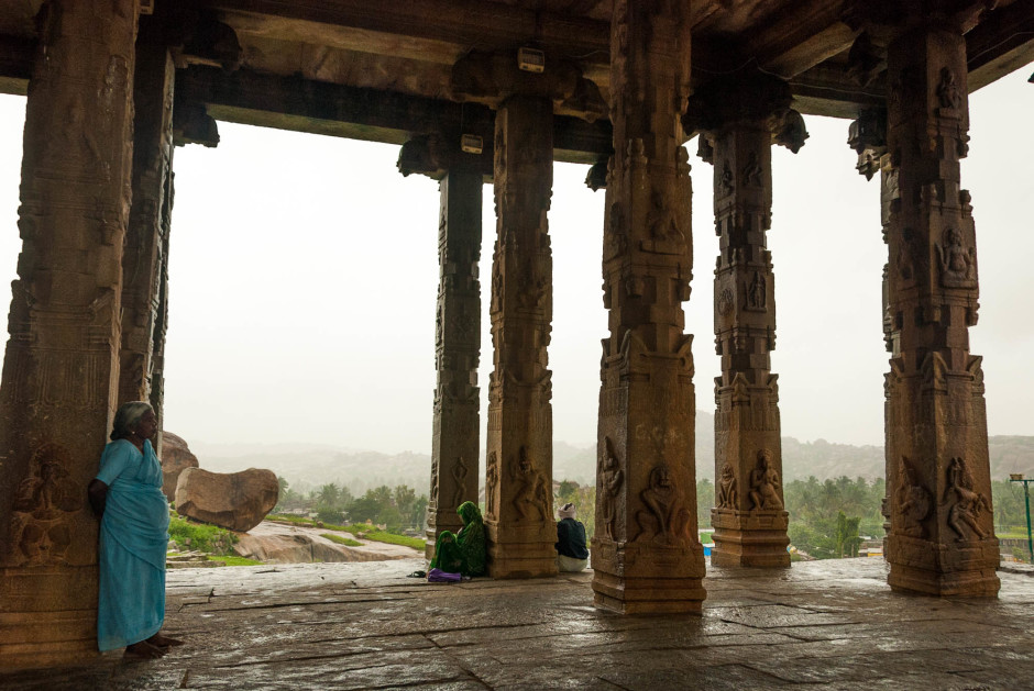 La cité perdue de Hampi en Inde, sous la pluie. Difficile de réussir de belles photos du lieu - © Damien Roué