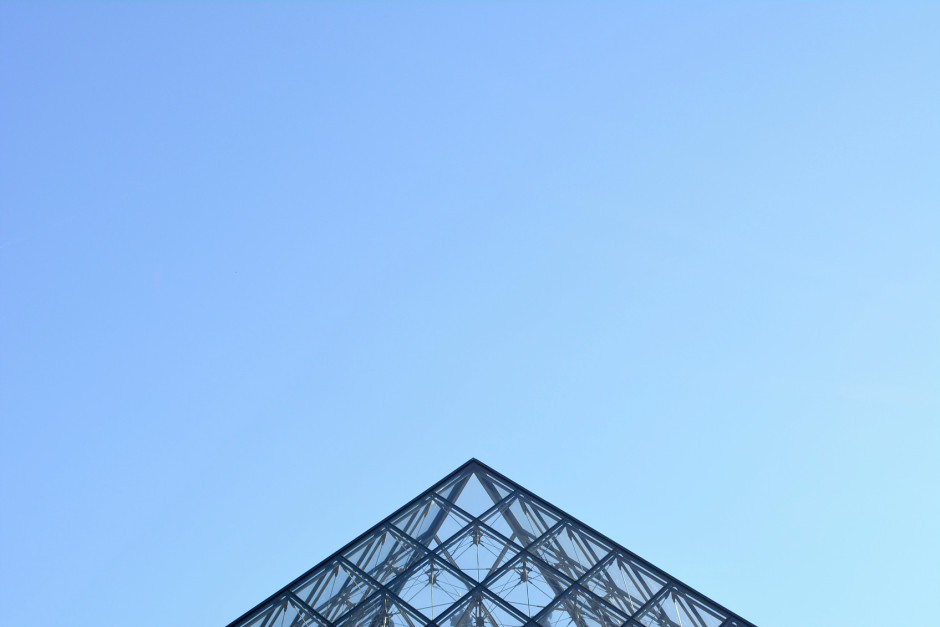 Pyramide du Musée du Louvre - Paris