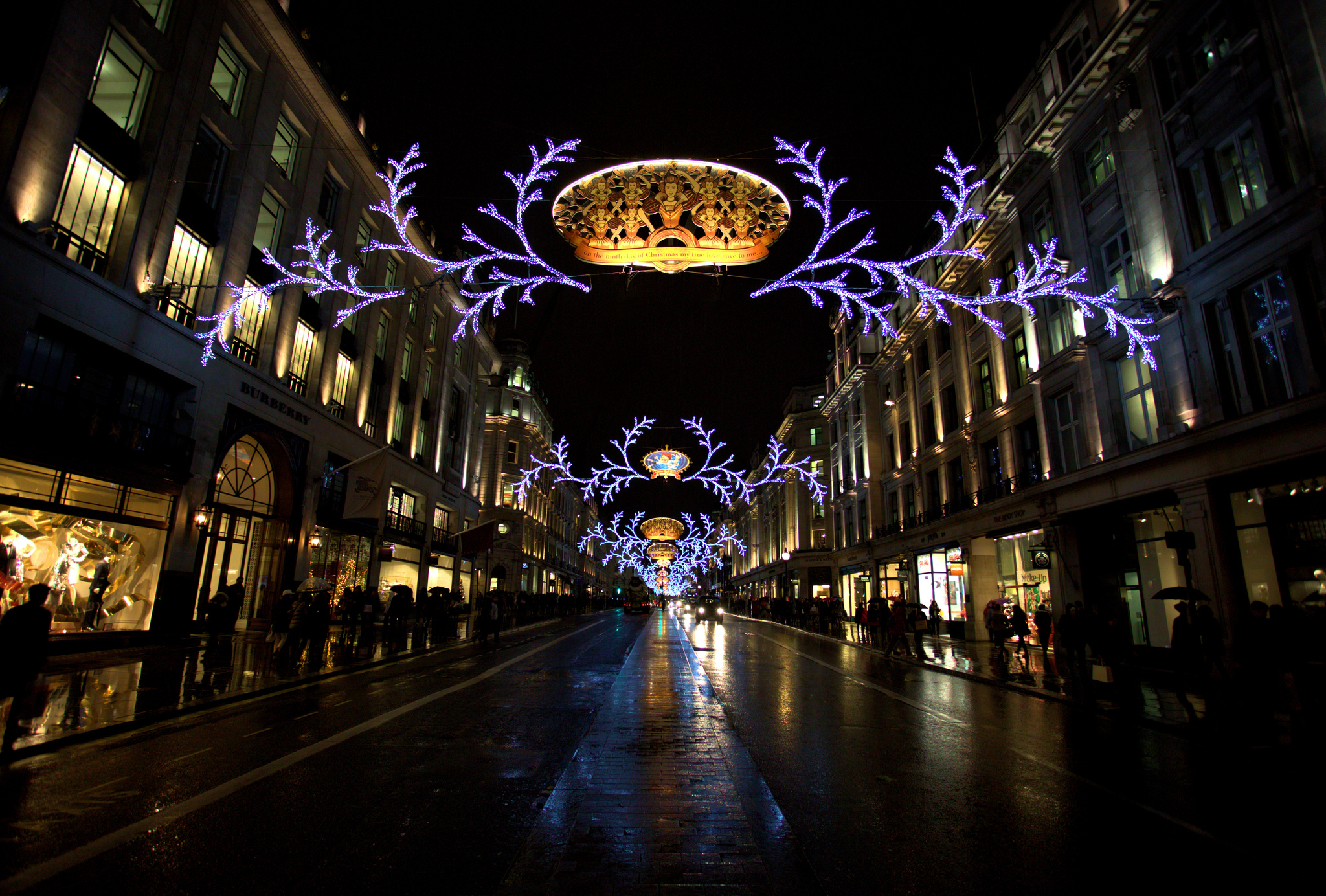 Les Illuminations de Noël 2024 : Un Spectacle Lumineux et Magique