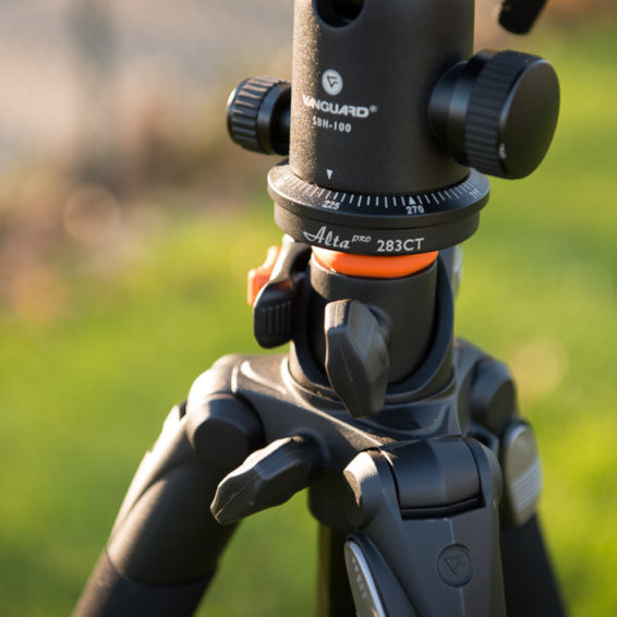 Vanguard Trépied Alta Pro 283 CT + Rotule SBH-100