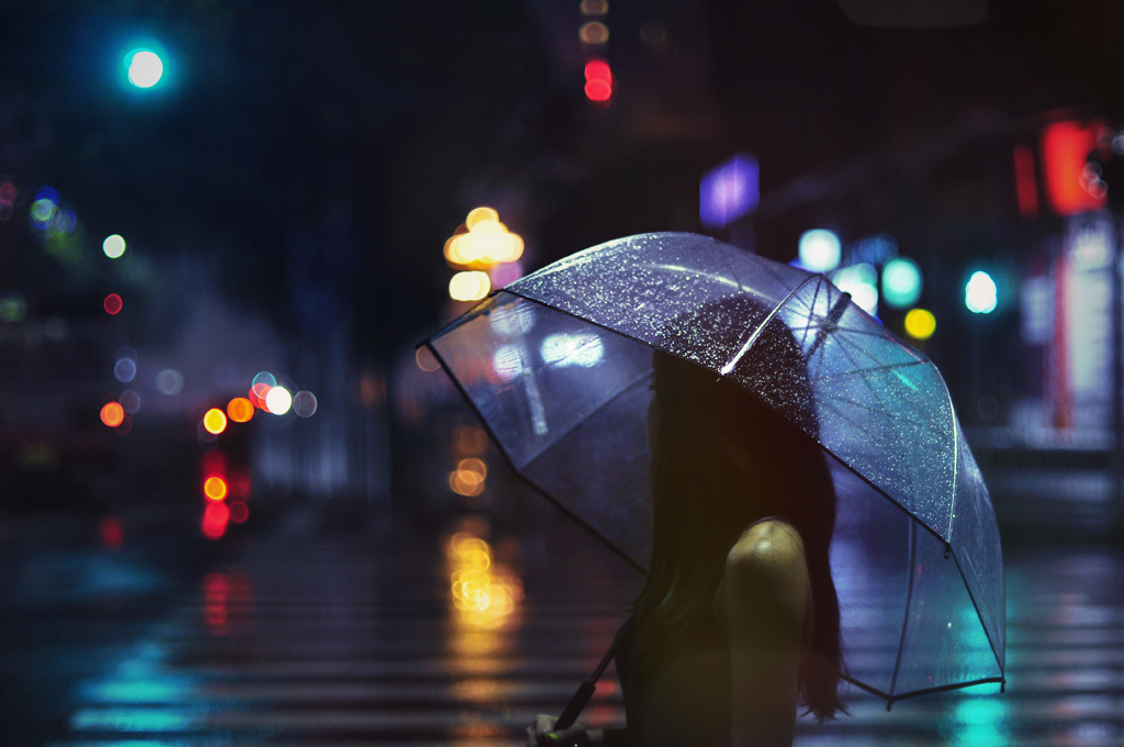 Sélection : 20 photos urbaines inspirantes prises la nuit sous la pluie