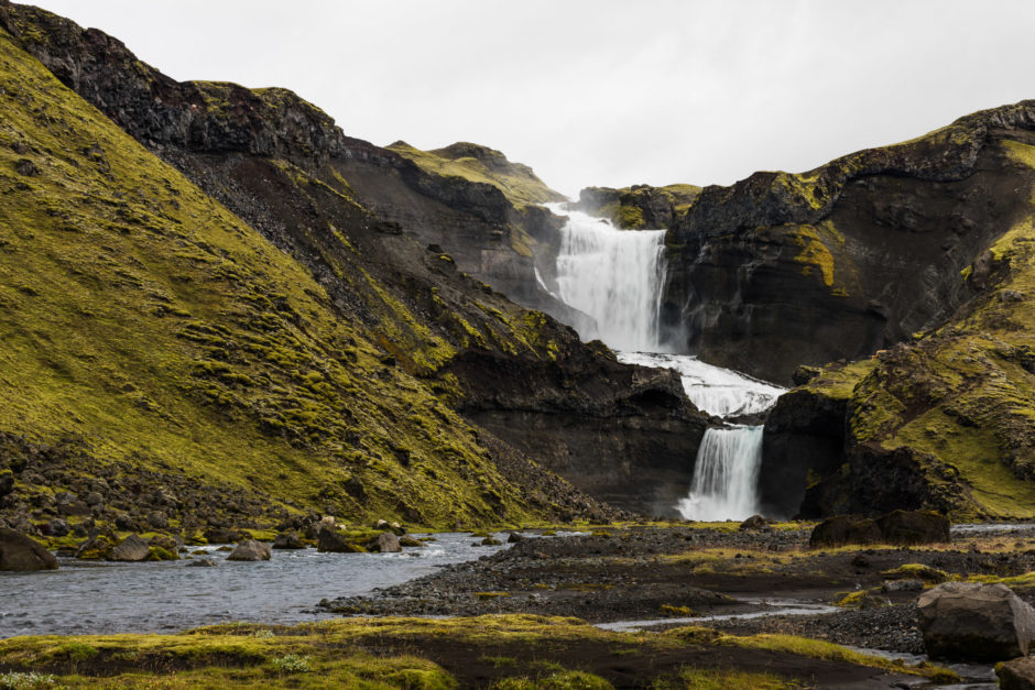 Ofærufoss waterfall without ND filter