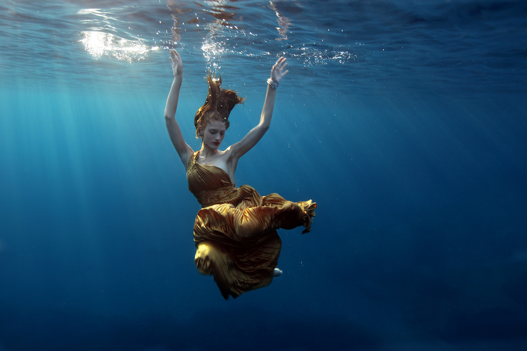 15 про под водой. Под водой. Подводная фотосессия. Девушка под водой. Красивые подводные съемки.