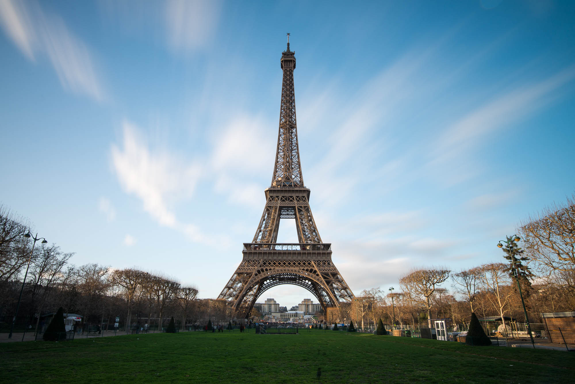 Tour Eiffel - filtre Nisi AR ND 1000 - 21mm, 30s, f/11, ISO 100 - © Damien Roué