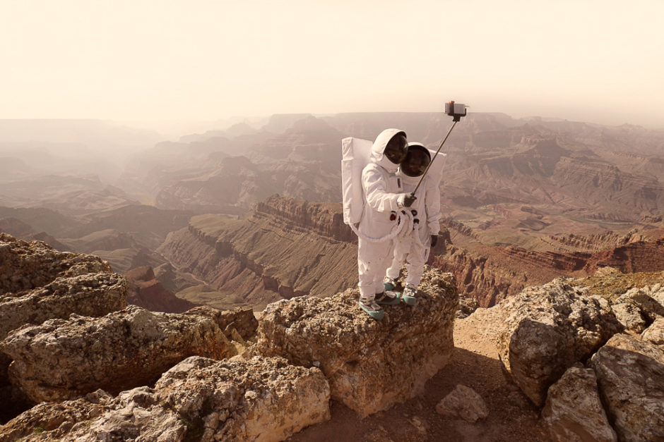 Greetings from Mars - © Julien Mauve