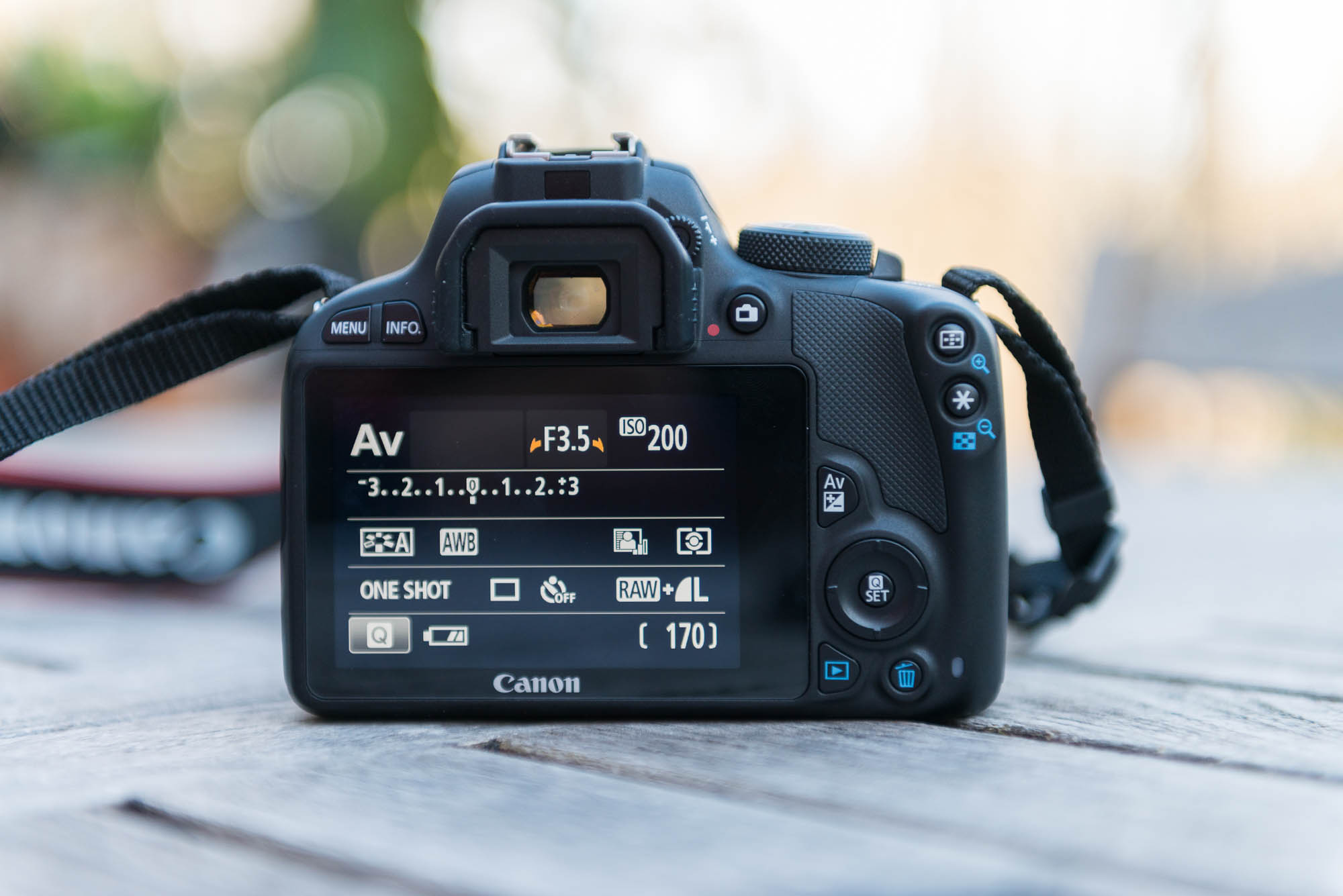 Test du Canon EOS 100D, le plus petit reflex numérique au monde
