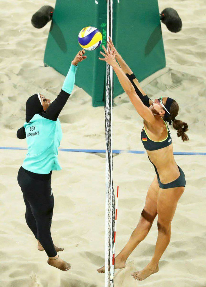 Hijab contre bikini : la photo de Rio 2016 qui fait le tour du monde