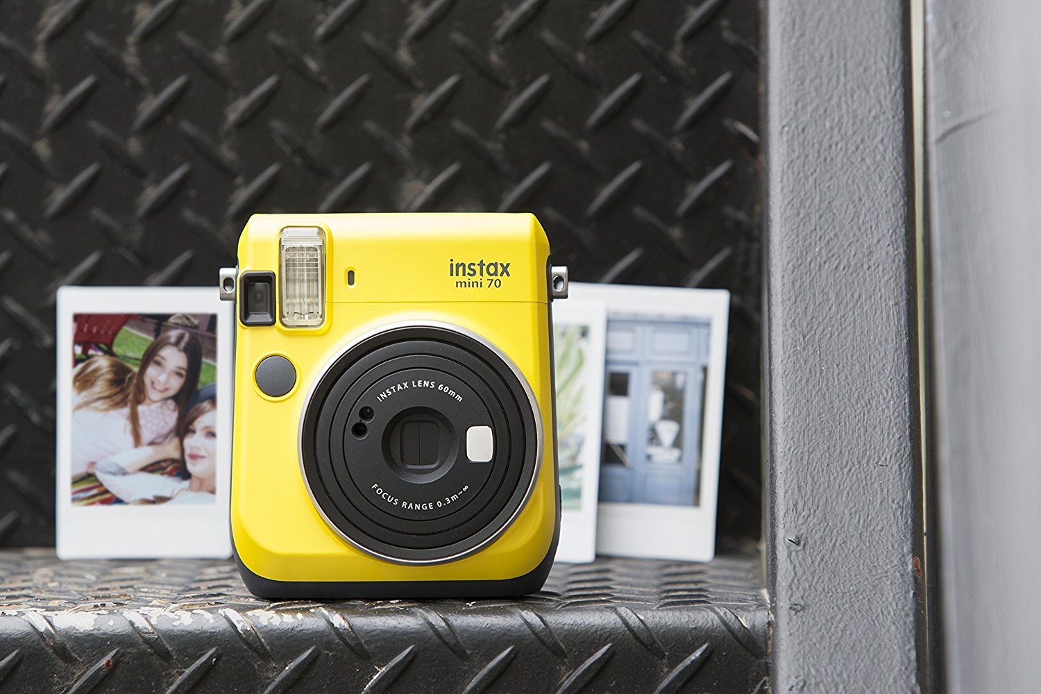 Neewer 56-en-1 Kit Accessoires pour Fujifilm Instax Mini 70 Blanc Housse avec Bandoulière Réglable,Cadres,Album,Filtres,Ruban Adhésif,et Autocollant Photos 