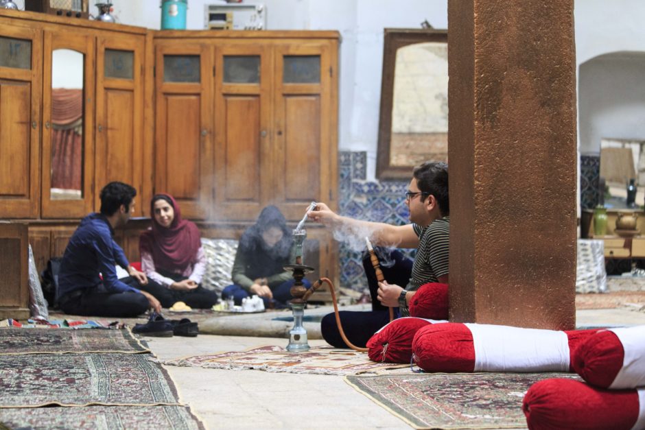 Scène de vie dans un Hammam reconverti en restaurant à Kashan - Martin Balcells