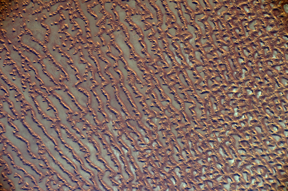 © Thomas Pesquet, ESA/NASA - "Incroyable régularité géométrique des formes naturelles dans le désert saoudien"
