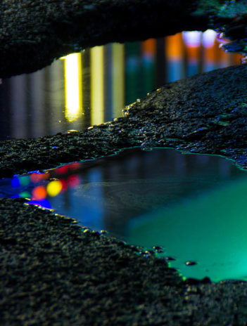 Wet Neon © Slava Semeniuta