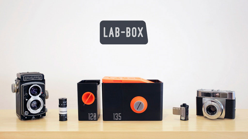LAB-BOX : une boîte ingénieuse pour développer ses négatifs 135 et