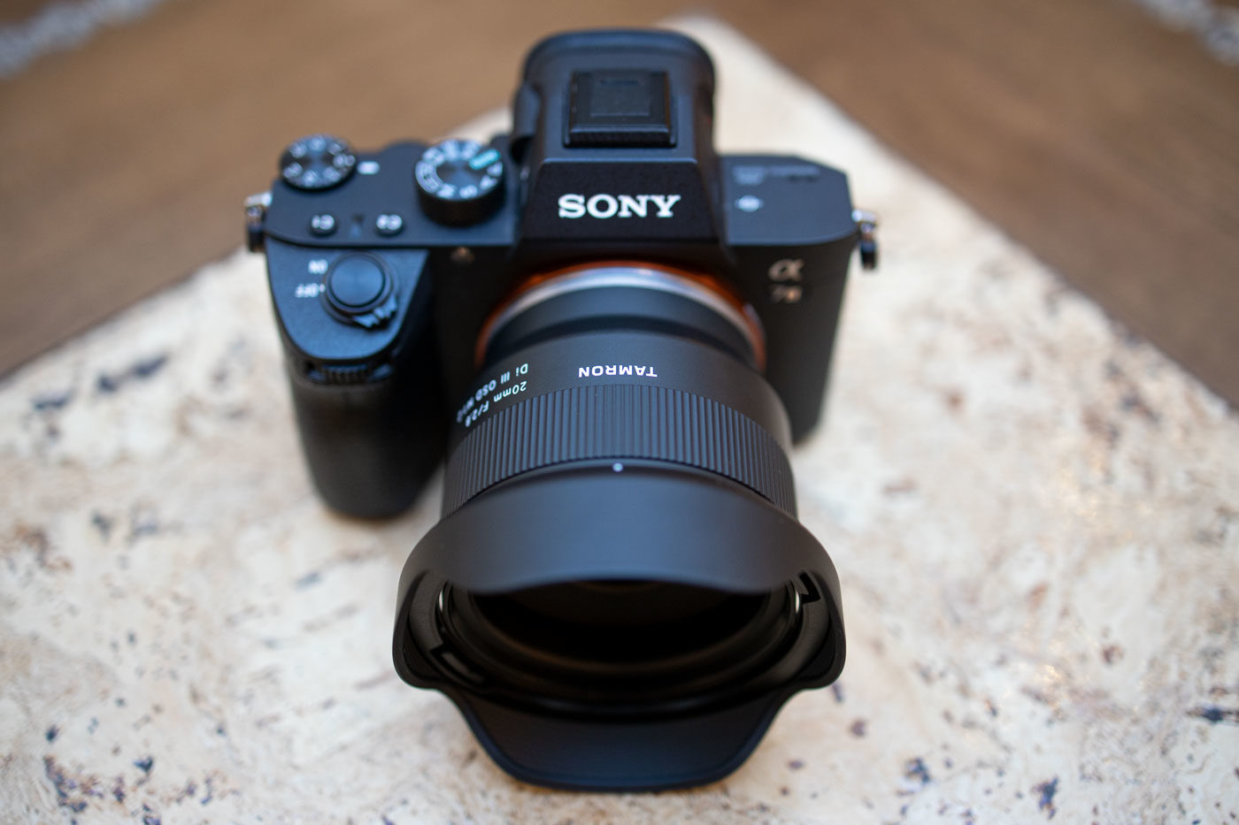 Test Tamron 20 mm f/2,8 Di III OSD M12 l'ultra grandangle léger et