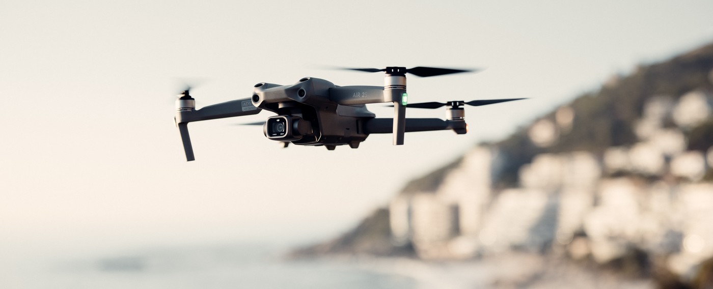 DJI Air 2S : le drone phare de DJI gagne un capteur 1 pouce et perd la  mention Mavic