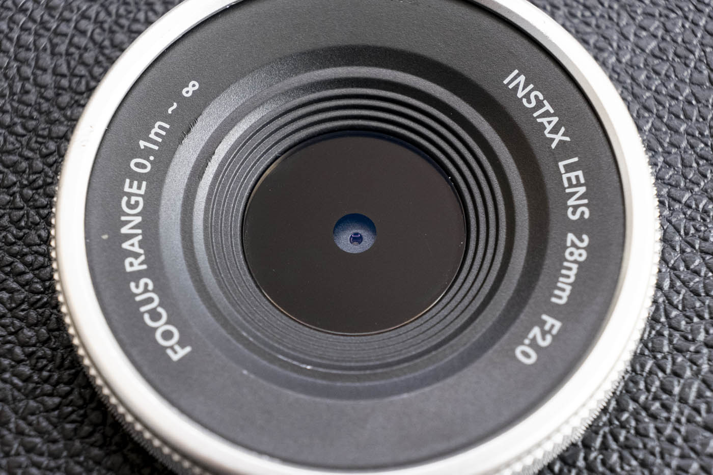 Le nouvel appareil photo instantané hybride Fujifilm Instax Mini Evo est un  petit bijou pour moins de 200 euros