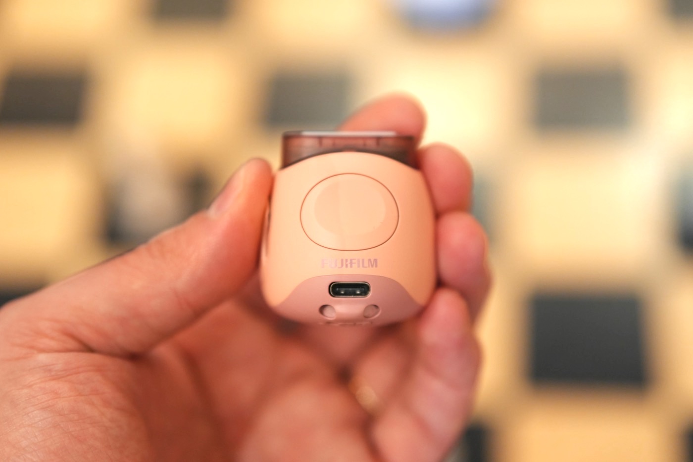 Fujifilm lance l'Instax Pal, un appareil miniature numérique intrigant