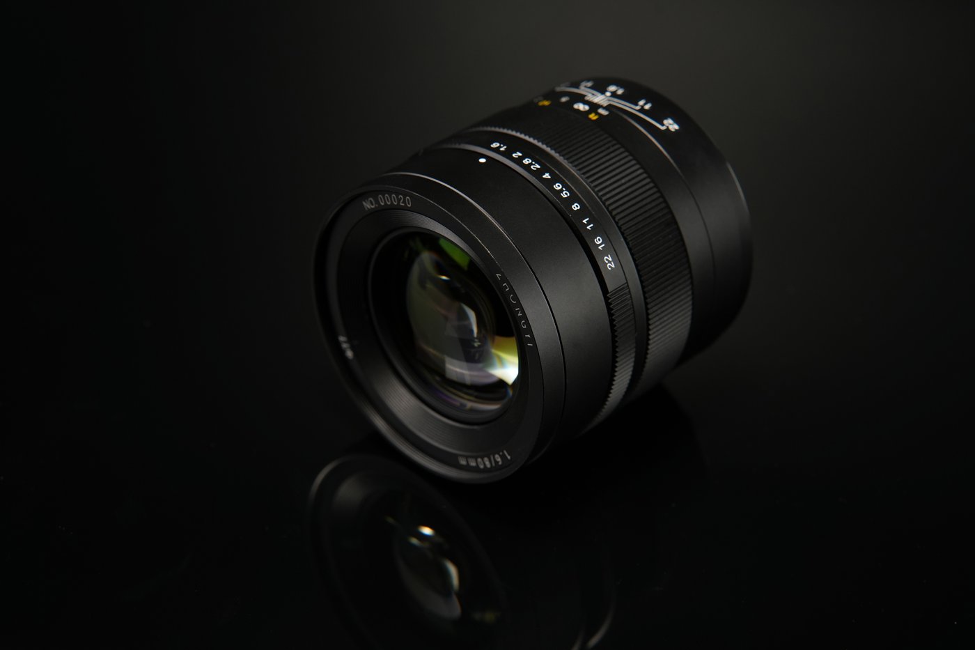 Mitakon Speedmaster 80 mm f/1,6