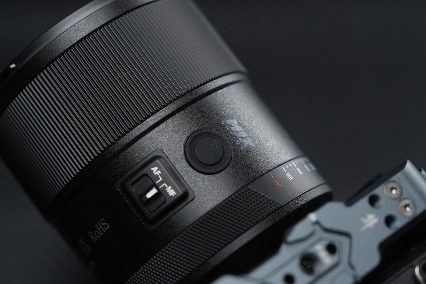 Meike 24 mm f/1,4 Mix