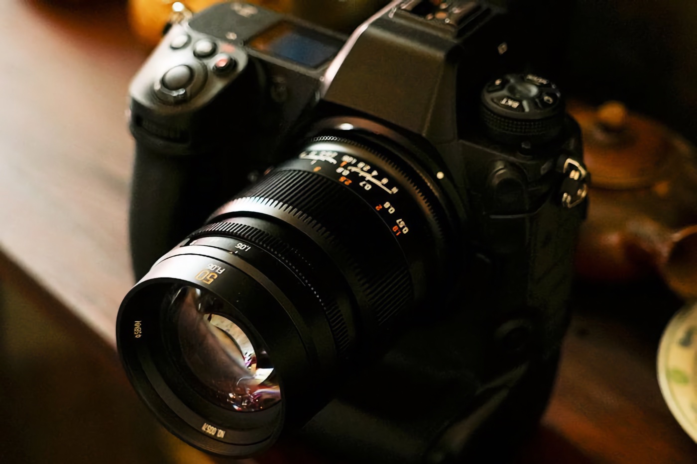 Brightin Star MF 50 mm f/1,05 : grande ouverture, prix doux et mise au point manuelle