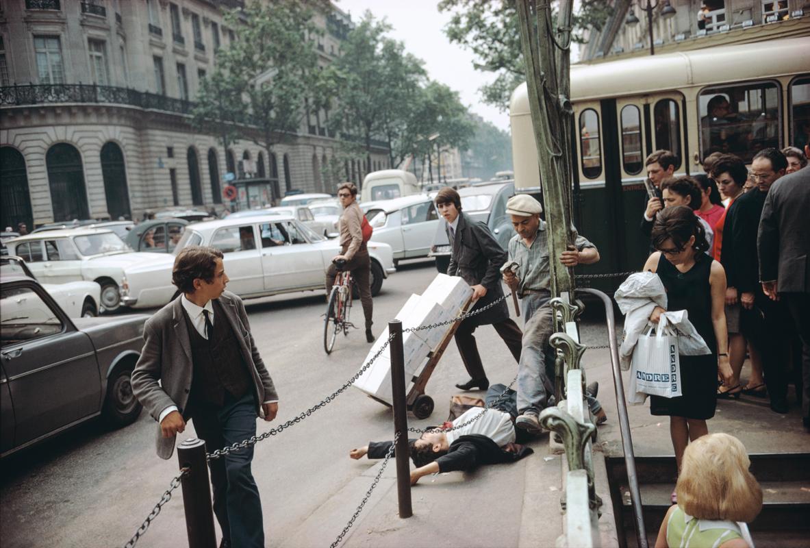 Paris, France, 1967. © Joel Meyerowitz / Courtesy Polka Galerie