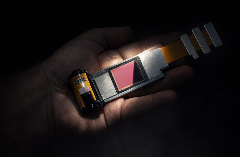 I’m Back Roll APS-C sur Kickstarter : un capteur APS-C à glisser dans son reflex argentique comme une pellicule