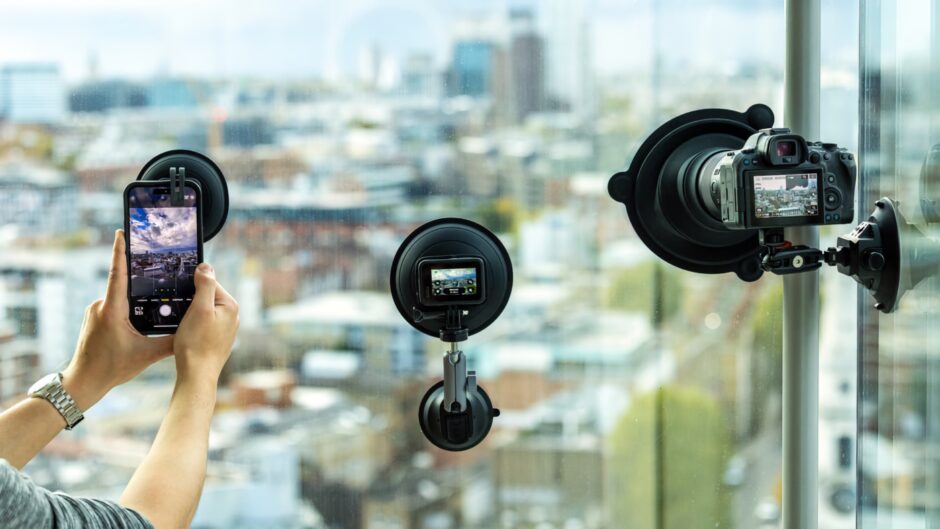 Ultimate Lens Hood Pro : ventouses intégrées et format réduit pour photographier à travers une vitre sans reflet