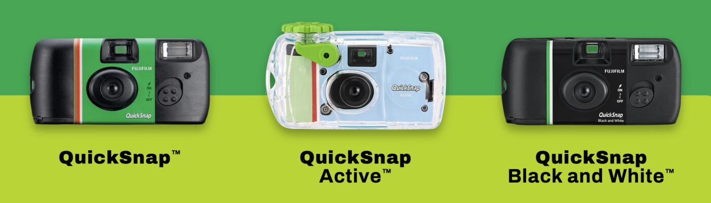 Gamme d'appareils jetables Fujifilm QuickSnap alignés côte à côte